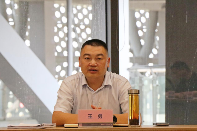 鄱建公司召开《习近平关于加强党的作风建设论述摘编》集体学习会