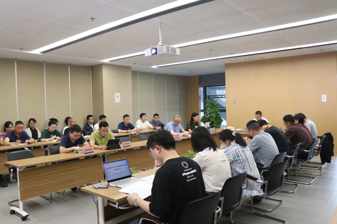 鄱建公司召开深入贯彻中央八项规定精神学习教育集体学习会